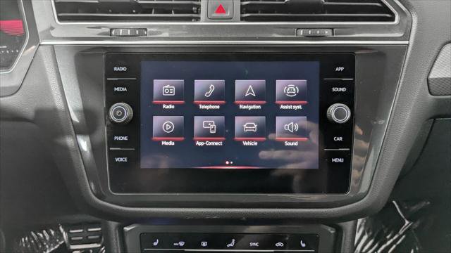 Used 2022 Volkswagen Tiguan SE R-Line FWD image 31