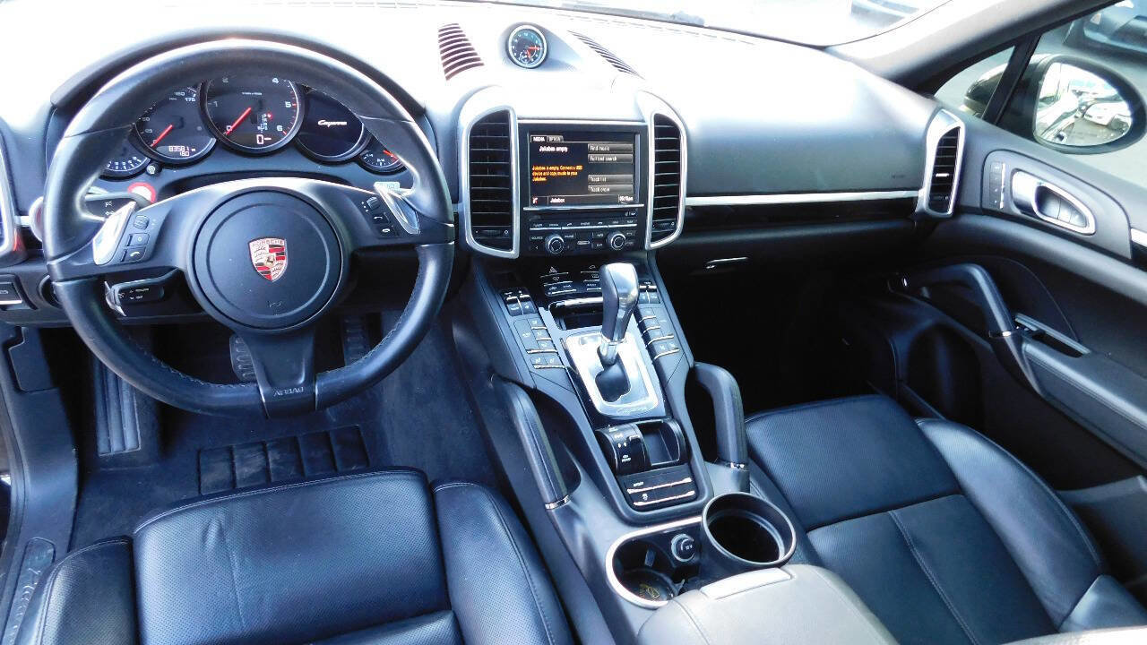 Used 2014 Porsche Cayenne Diesel Platinum Edition image 21