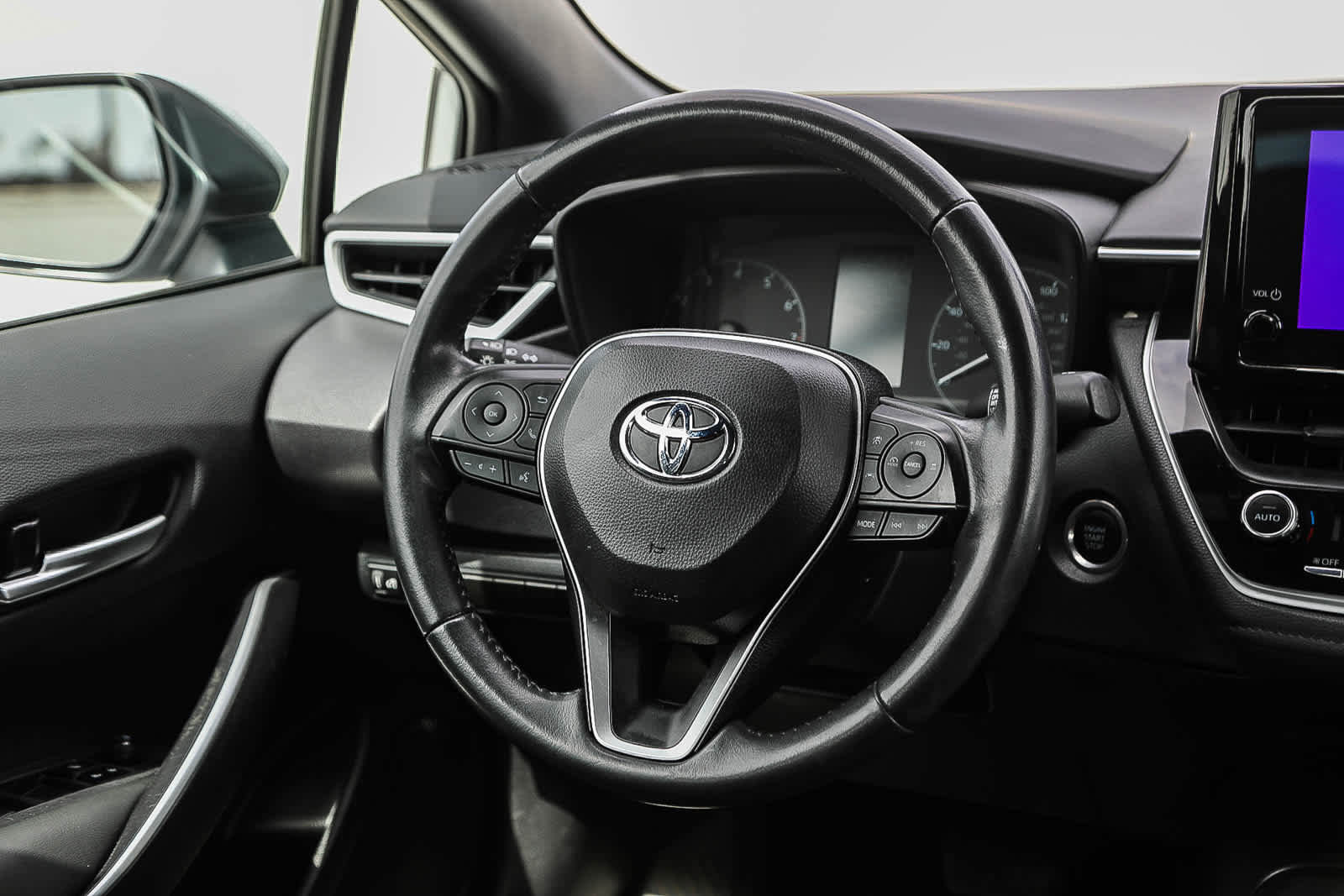 Certified 2024 Toyota Corolla SE w/ SE Premium Package image 16