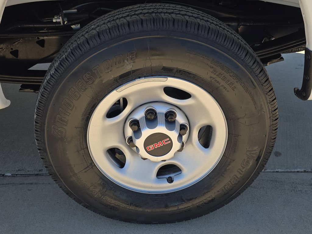New 2026 GMC Savana 2500 w/ Driver Convenience Package RWD image 32