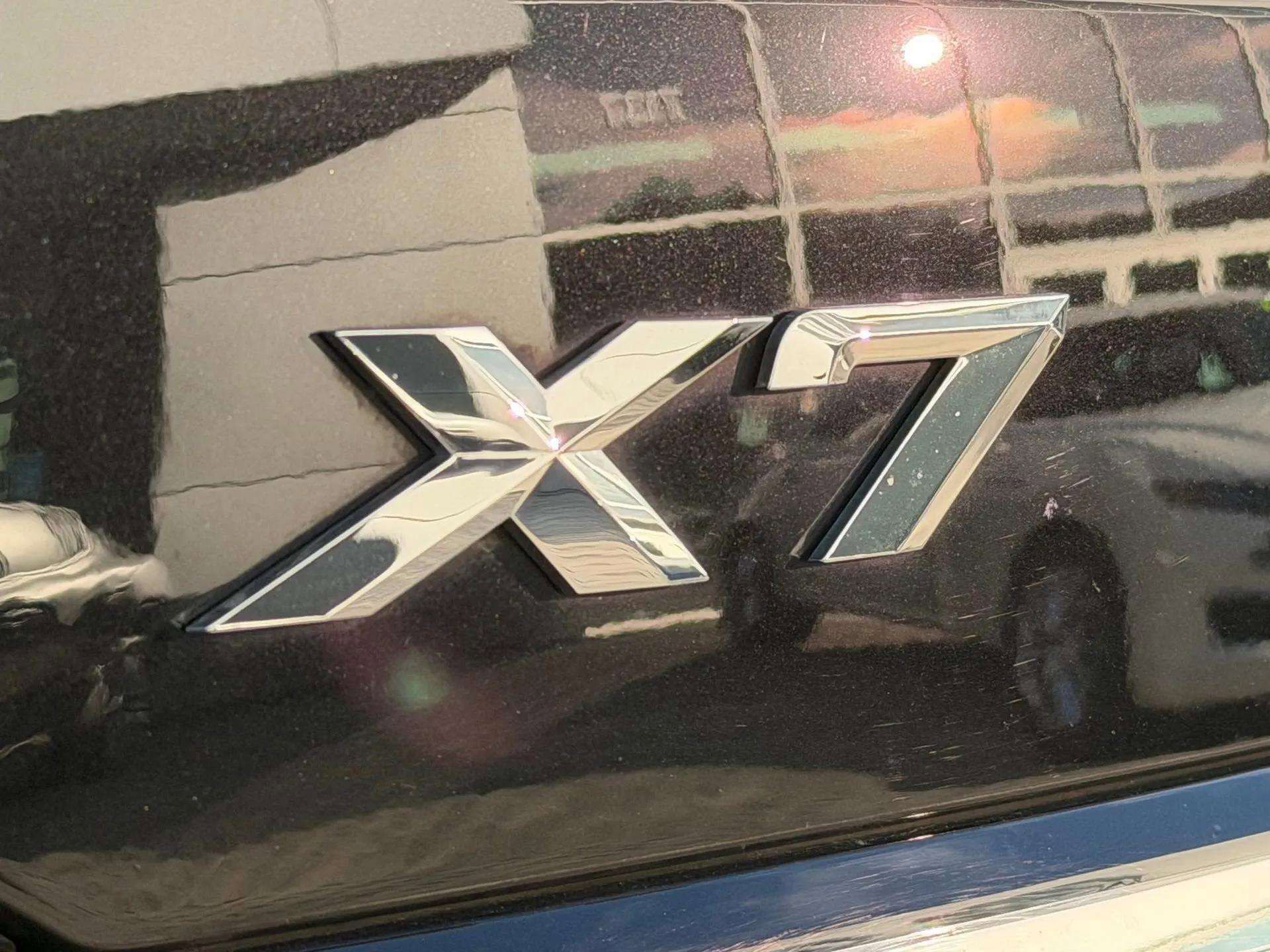 Used 2023 BMW X7 xDrive40i w/ Executive Package image 41