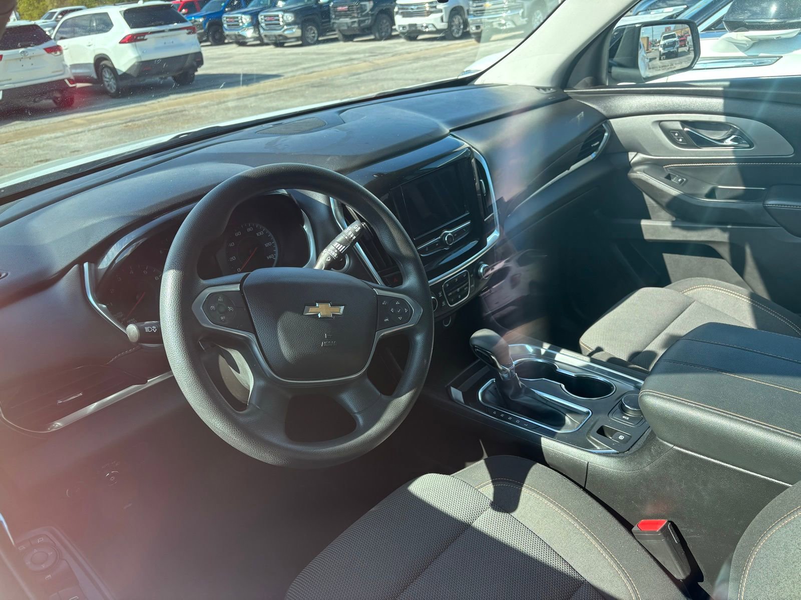 Used 2021 Chevrolet Traverse LS image 9