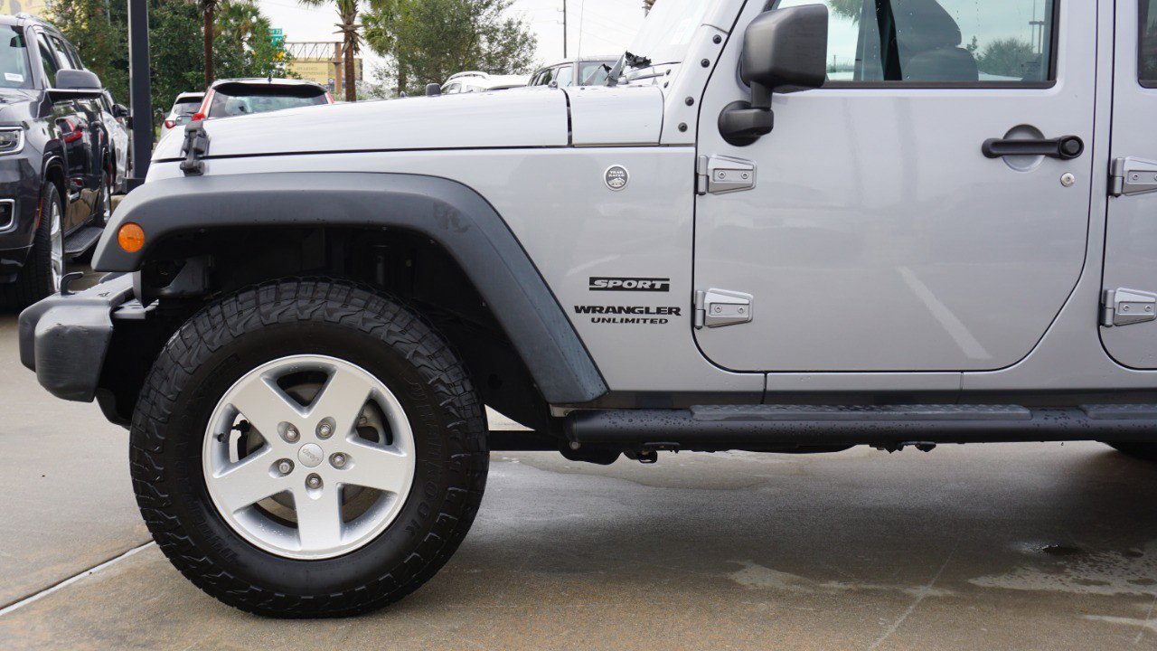 Used 2016 Jeep Wrangler Unlimited Sport w/ Connectivity Group image 9