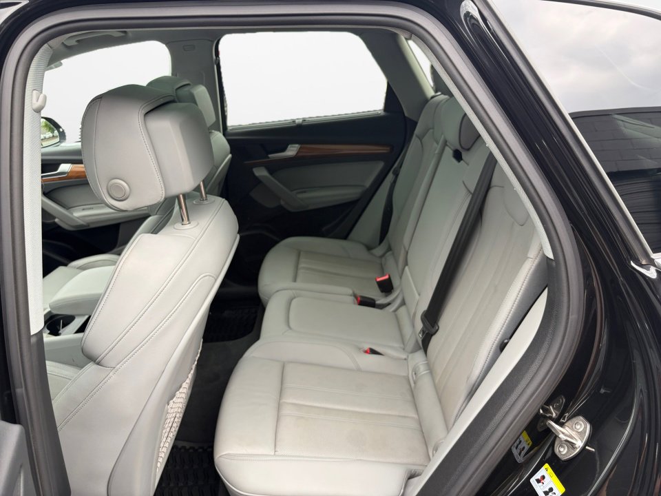 Used 2023 Audi Q5 e Premium Plus w/ Premium Plus Package AWD/4WD image 13