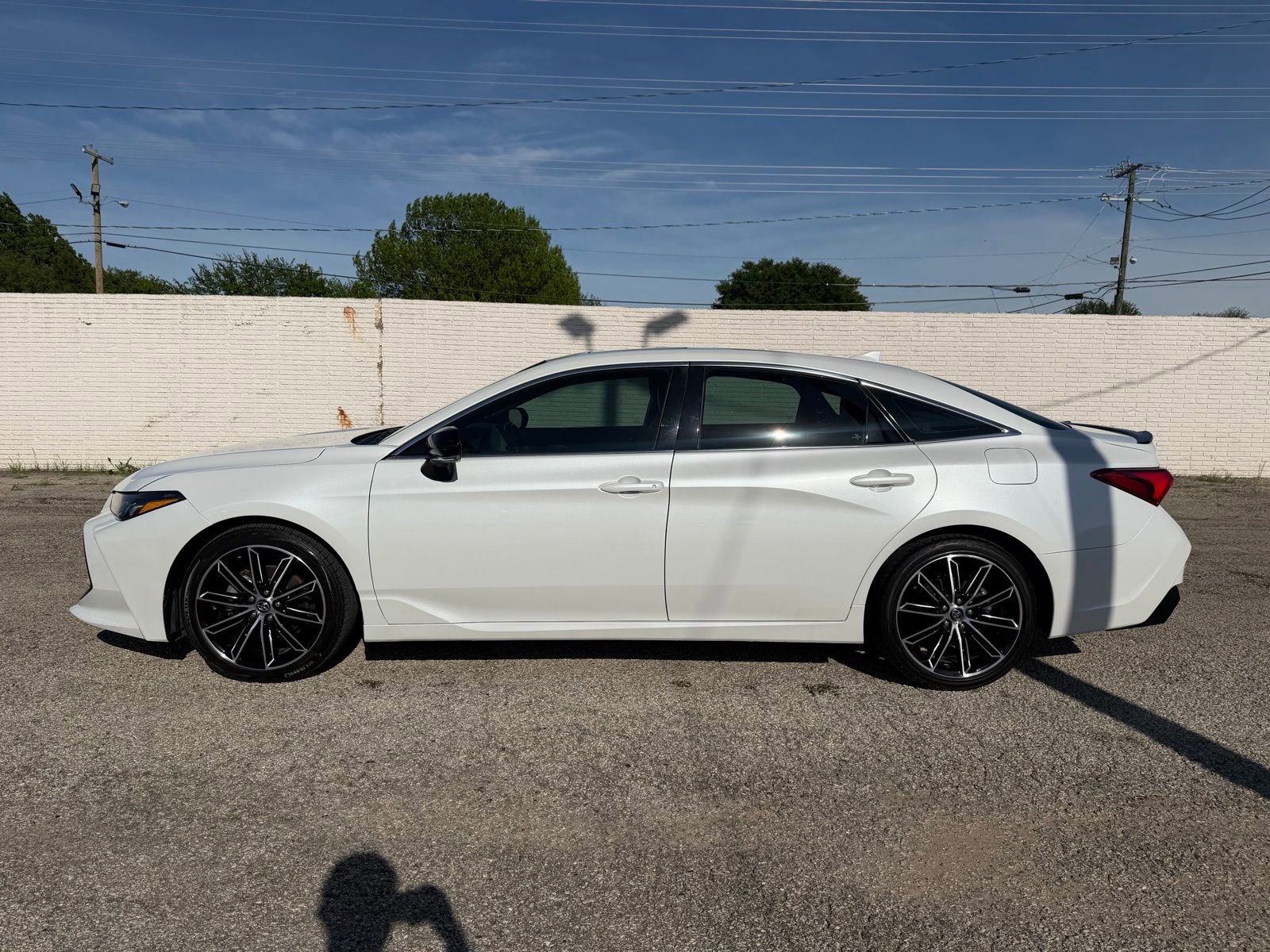 Used 2019 Toyota Avalon XSE FWD image 3