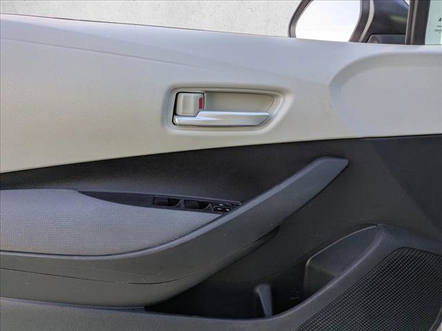 Used 2020 Toyota Corolla LE image 11