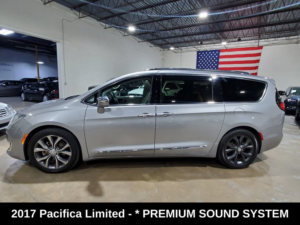 Used 2017 Chrysler Pacifica Limited FWD image 12