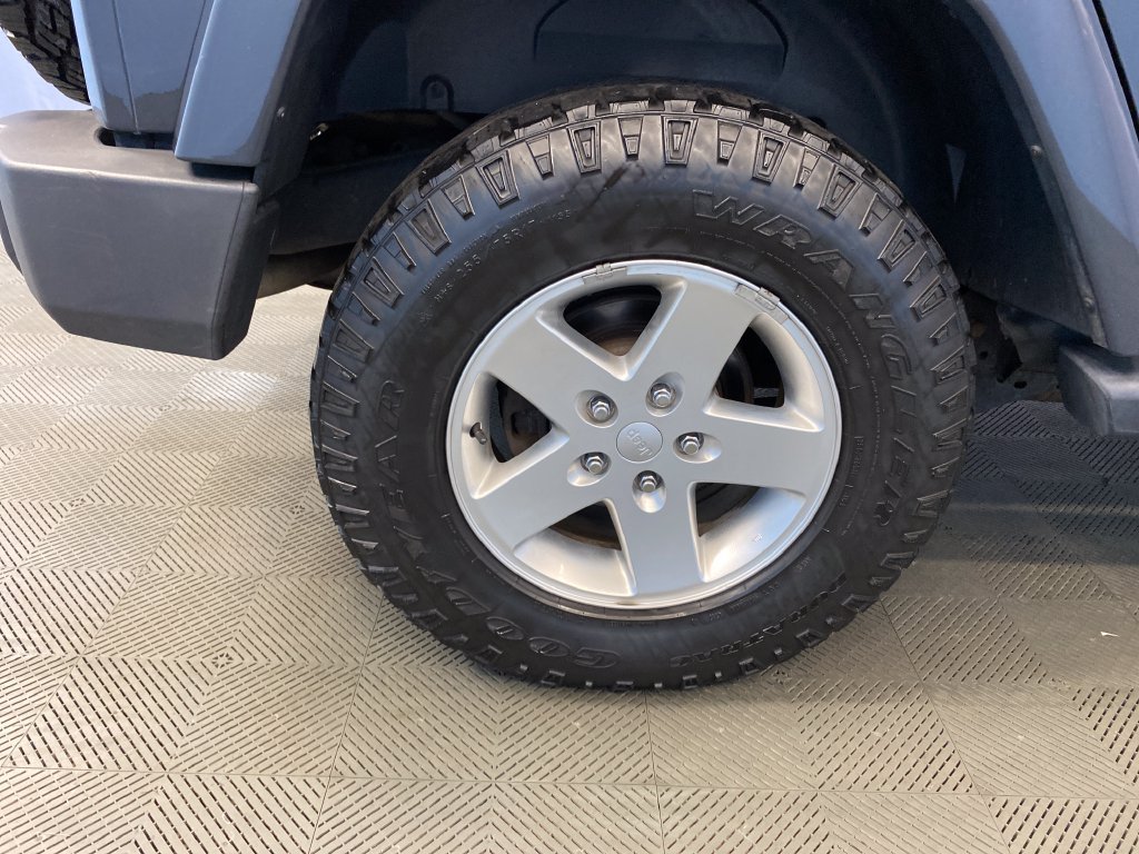 Certified 2017 Jeep Wrangler Unlimited Sahara w/ Connectivity Group AWD/4WD image 31