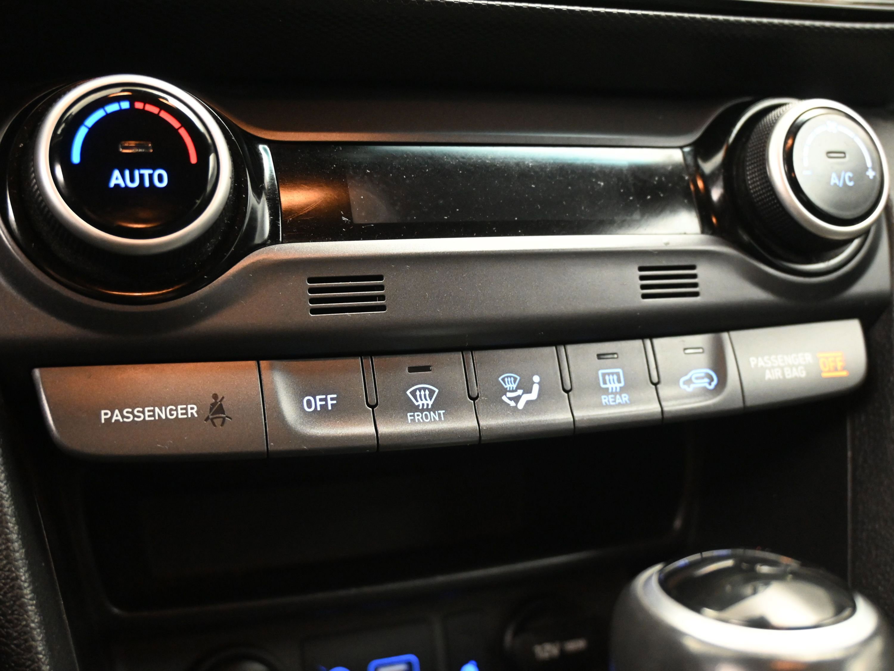 Used 2019 Hyundai Kona Ultimate image 14