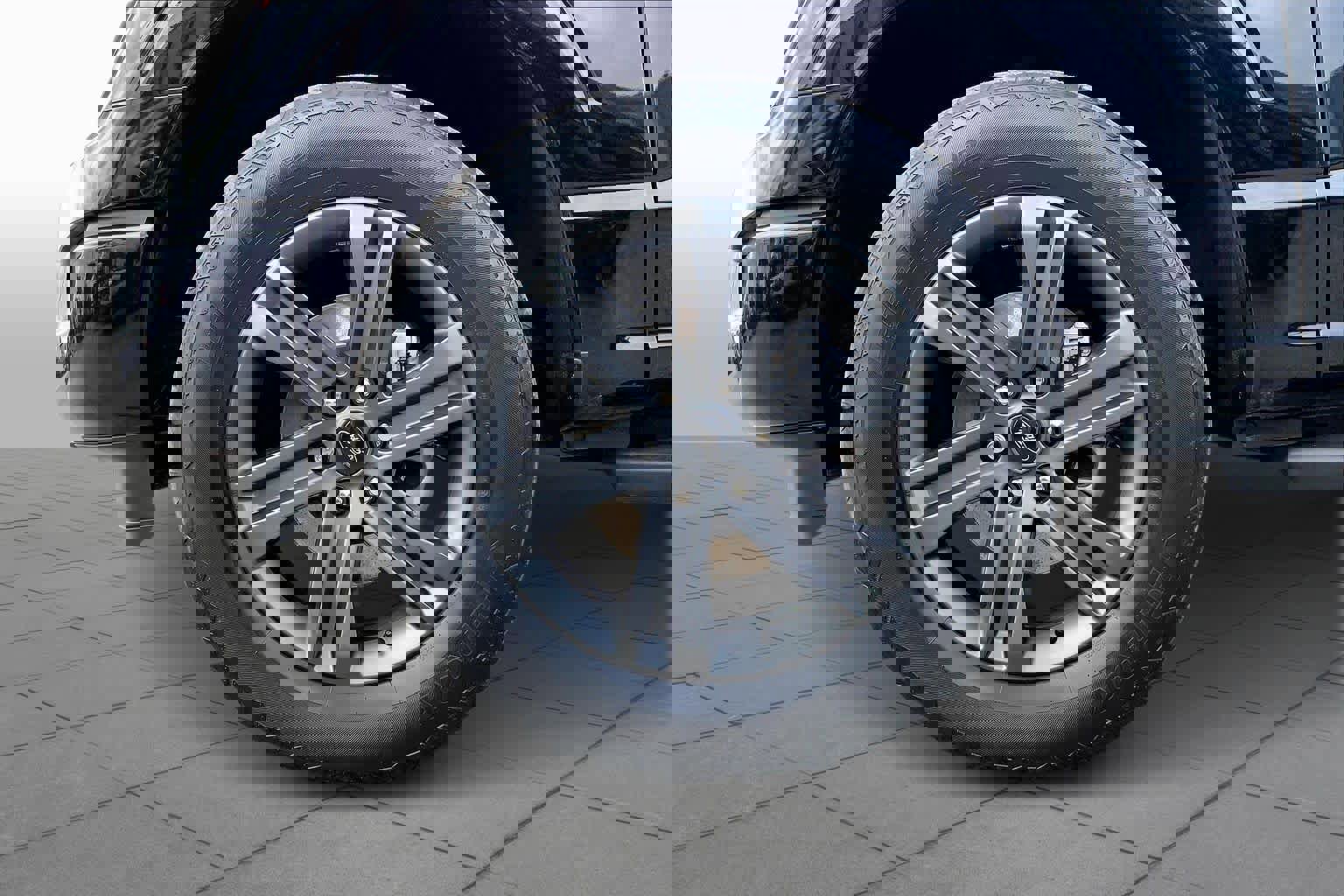 Used 2023 Ford F150 XLT w/ Equipment Group 302A High image 11