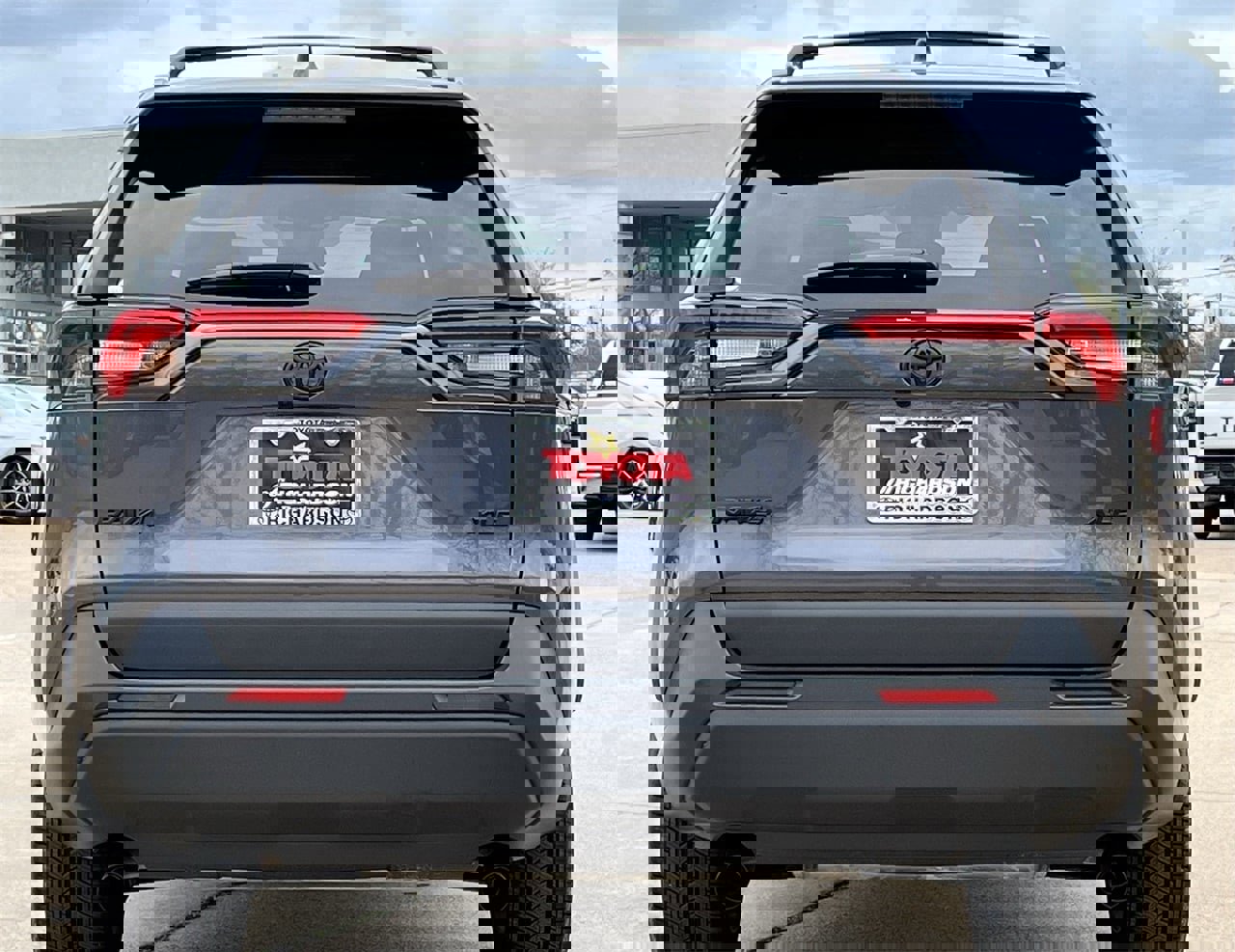 Used 2025 Toyota RAV4 XLE Premium image 5