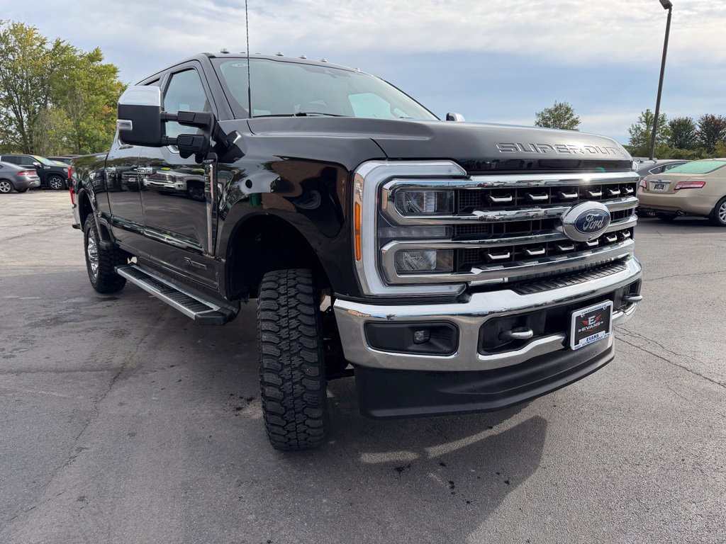 Used 2023 Ford F350 Lariat w/ Chrome Package AWD/4WD image 3