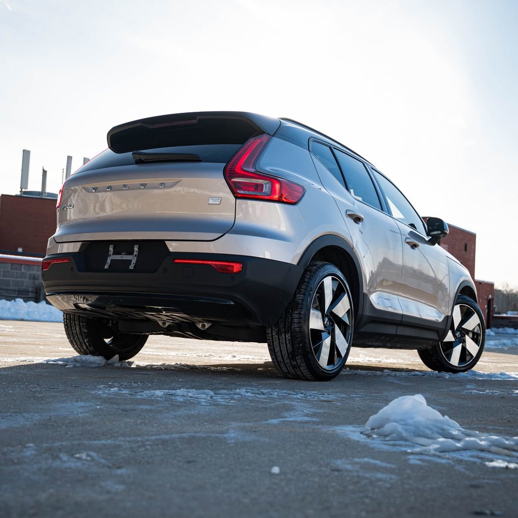Certified 2023 Volvo XC40 Recharge Ultimate image 6