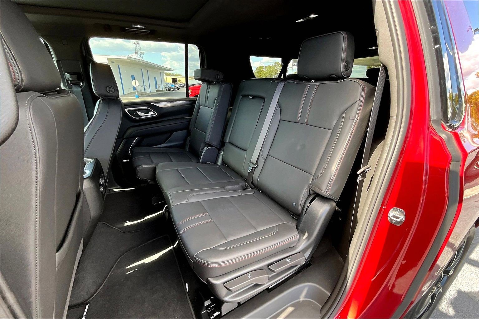 Certified 2024 Chevrolet Suburban RST w/ Luxury Package image 9