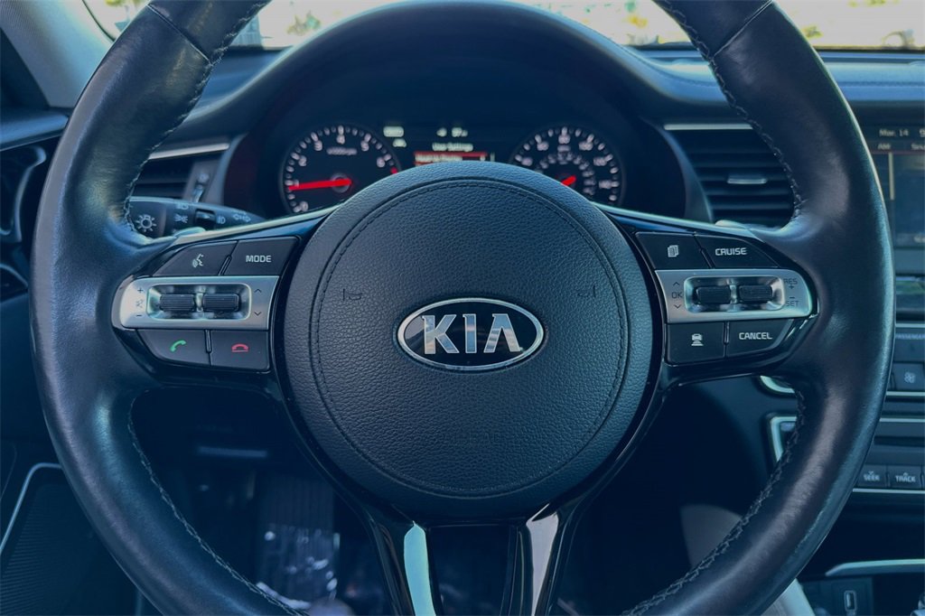 Used 2018 Kia Cadenza Limited w/ Paint Protection Package image 21