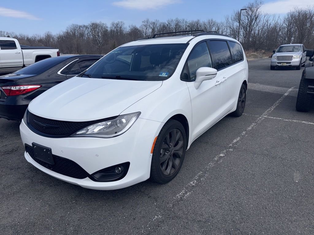 Used 2020 Chrysler Pacifica Limited w/ Advanced Safetytec Group image 1