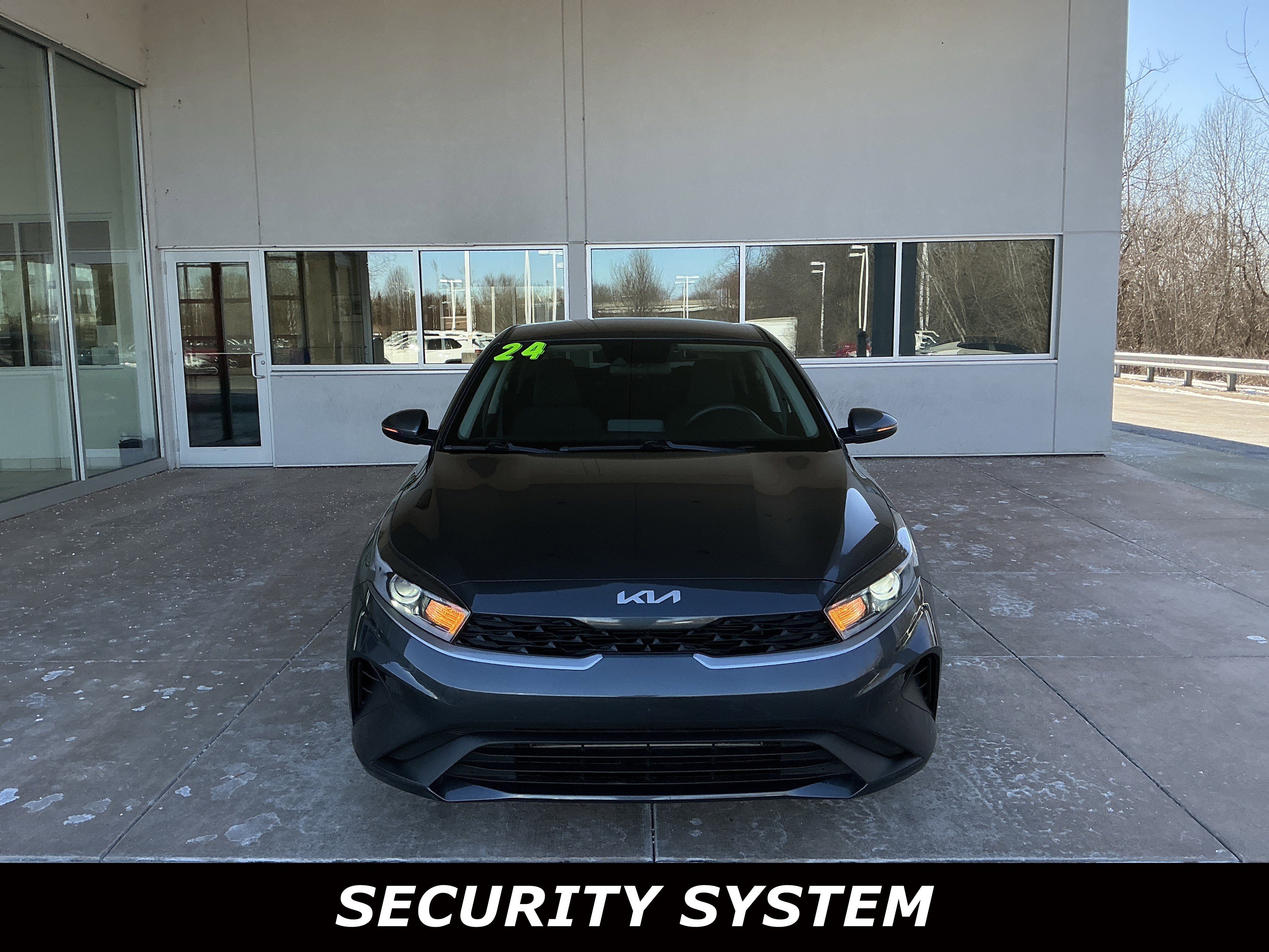 Used 2024 Kia Forte LXS w/ LXS Technology Package image 2