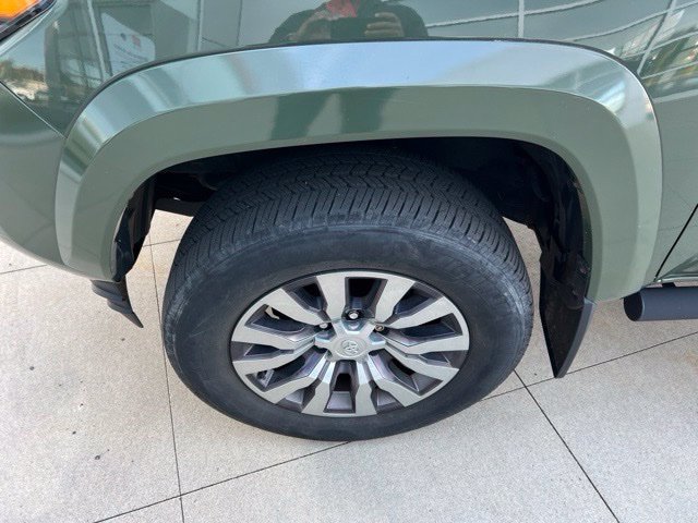 Used 2021 Toyota Tacoma Limited AWD/4WD image 12