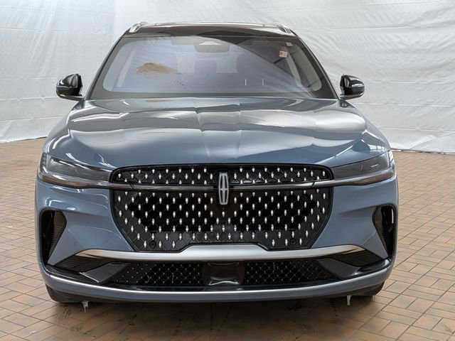 Used 2025 Lincoln Nautilus Reserve image 2