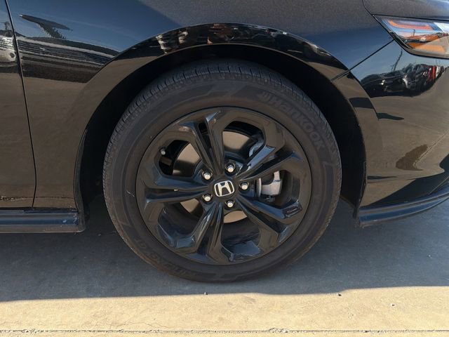 Used 2025 Honda Accord SE image 9