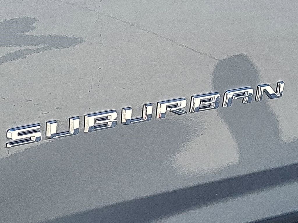 Used 2025 Chevrolet Suburban Premier image 38