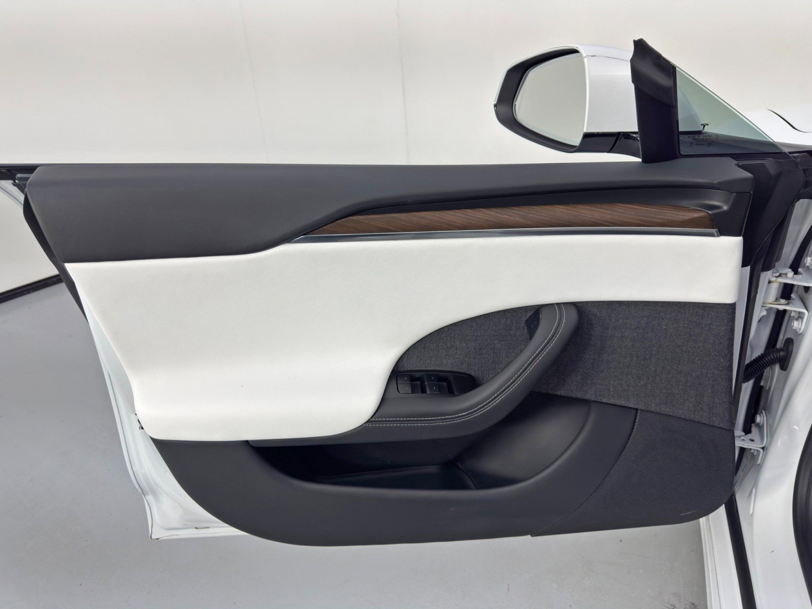 Used 2021 Tesla Model S Plaid image 49