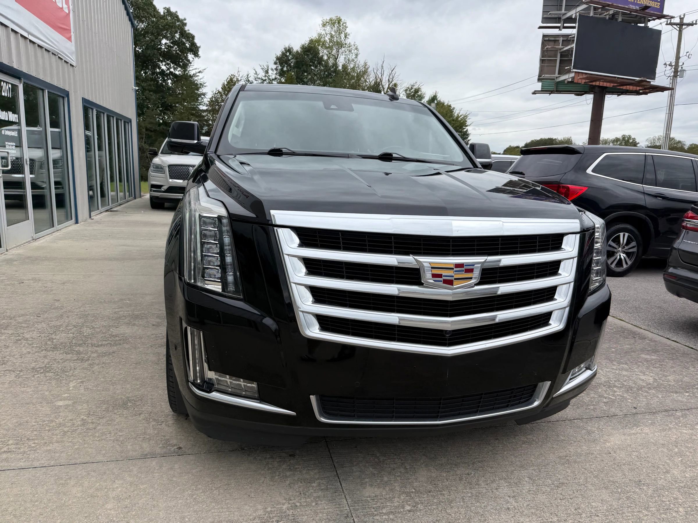 Used 2020 Cadillac Escalade ESV Luxury image 14