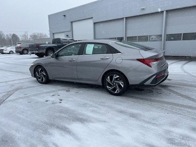 Used 2025 Hyundai Elantra SEL image 14