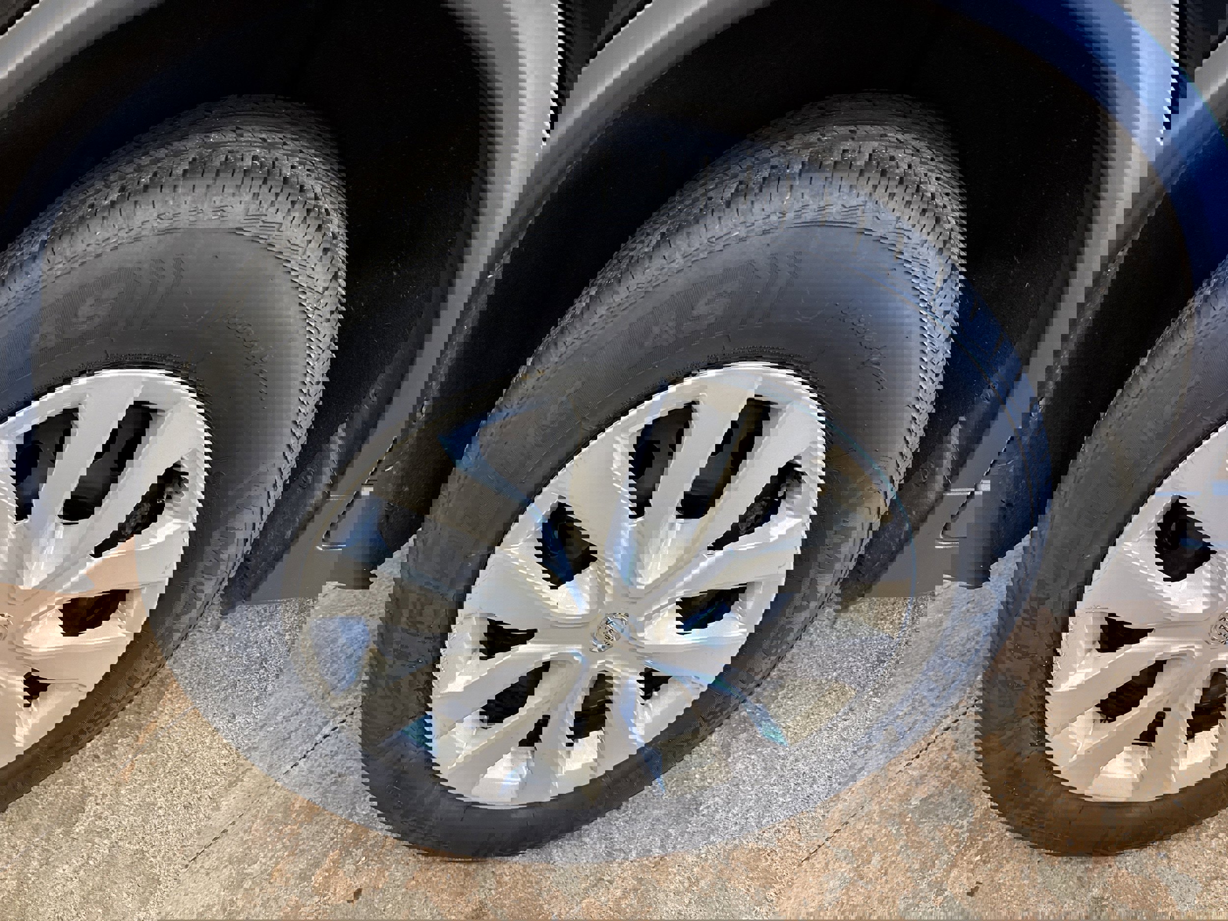 Used 2020 Nissan Rogue S image 10