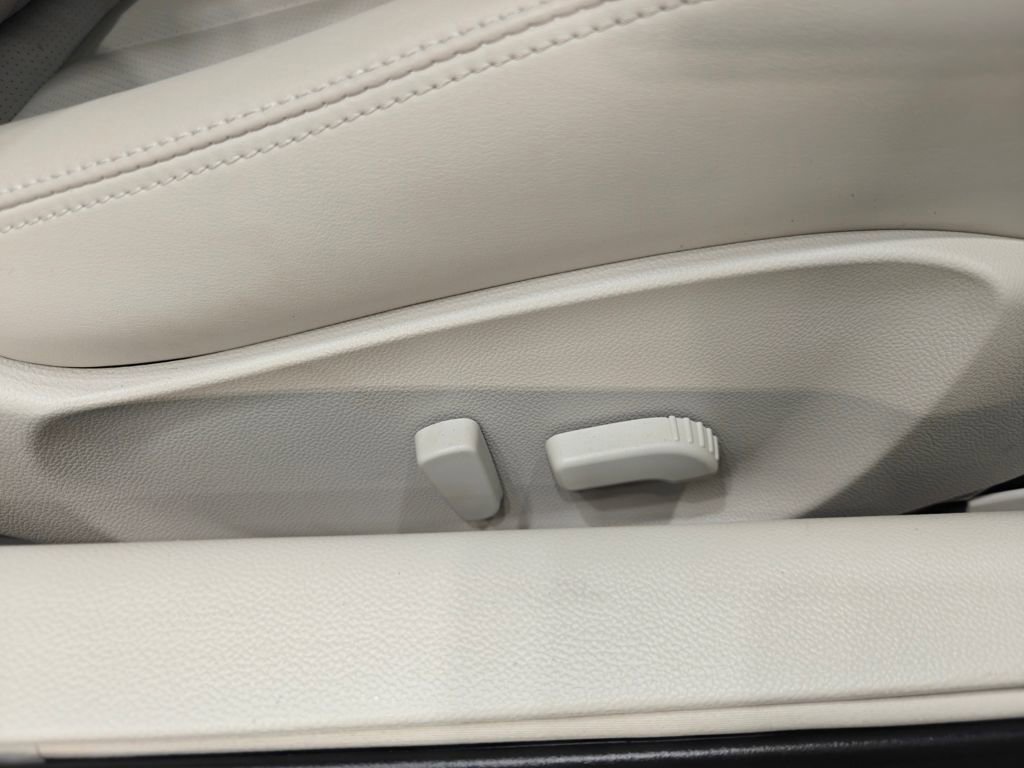 Used 2013 INFINITI G37 x w/ Premium Pkg image 31