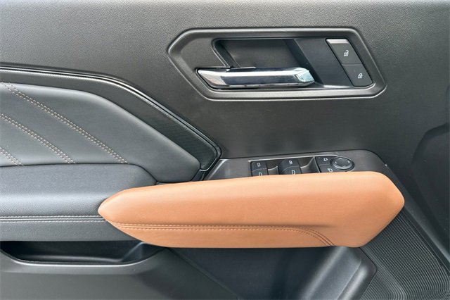 Used 2025 GMC Canyon AT4 image 12