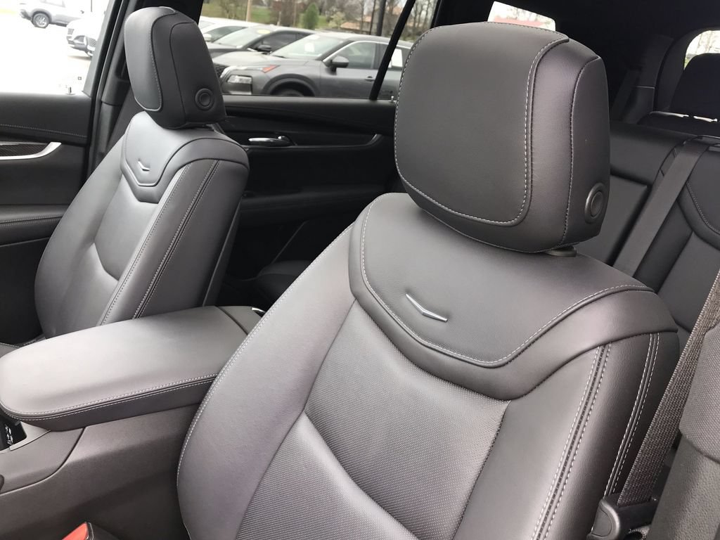 Used 2024 Cadillac XT6 Sport AWD/4WD image 11