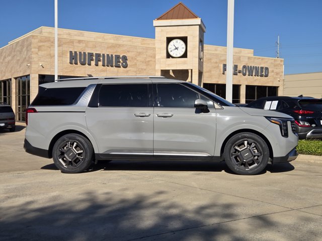Used 2025 Kia Carnival SX FWD image 4