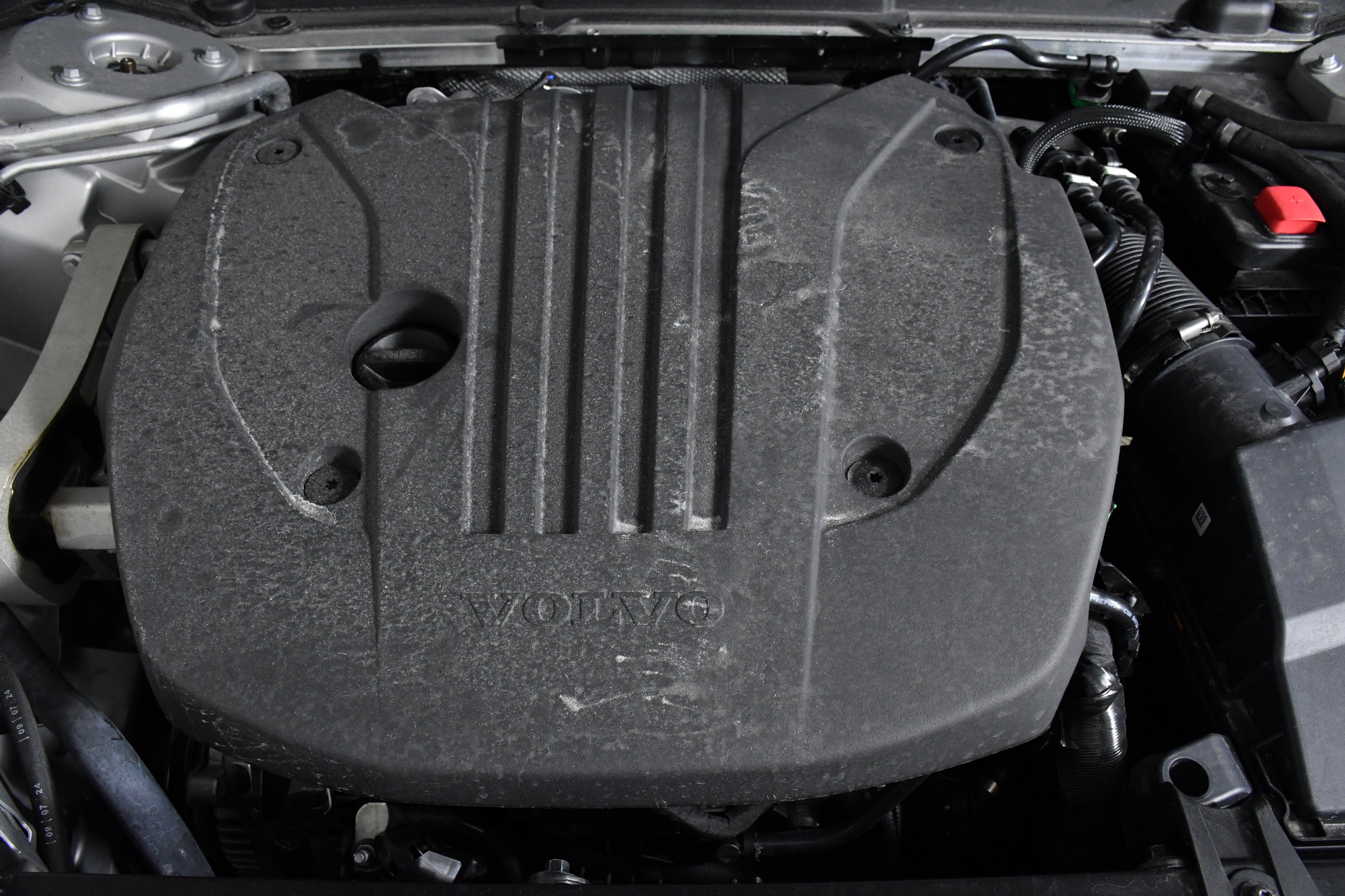 Used 2025 Volvo XC60 B5 Plus image 35