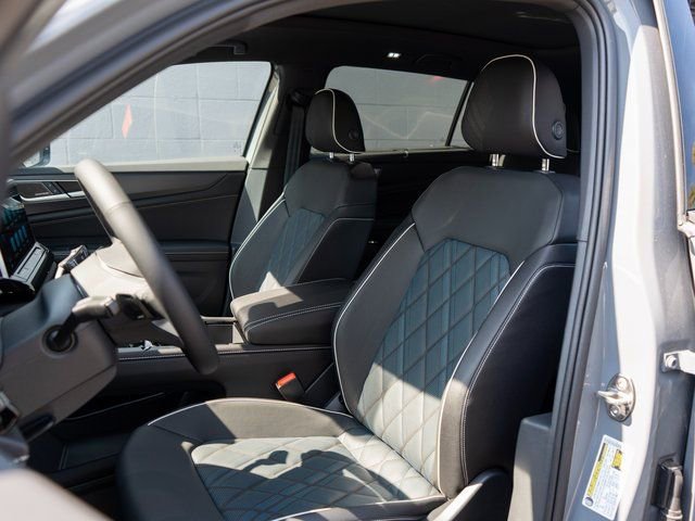New 2025 Volkswagen Atlas Cross Sport SEL Premium R-Line image 8
