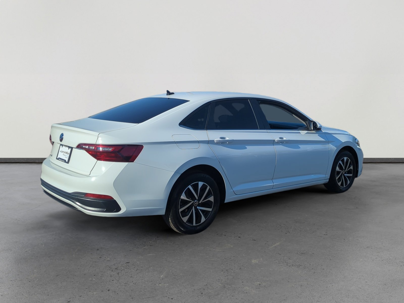 Used 2024 Volkswagen Jetta S image 5