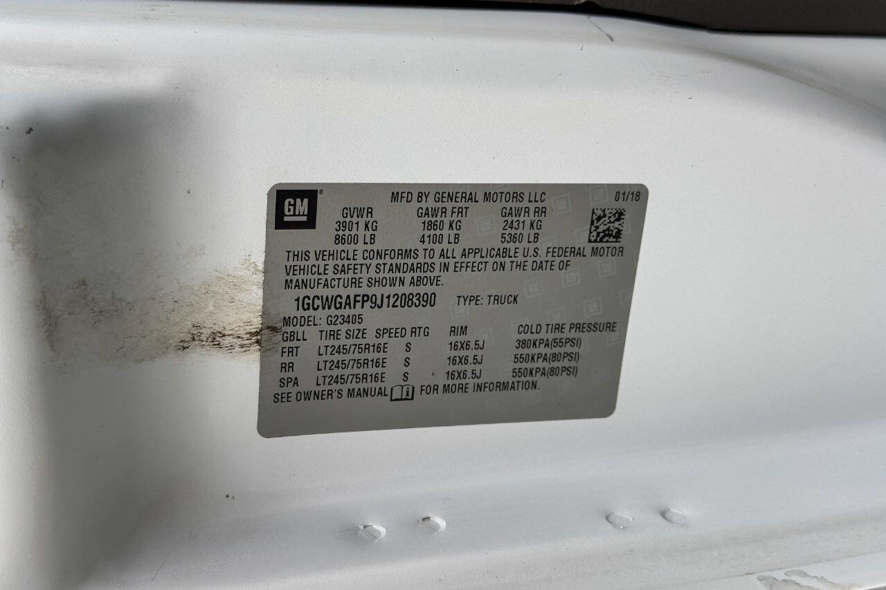 Used 2018 Chevrolet Express 2500 w/ Driver Convenience Package image 24