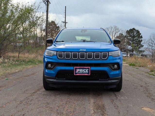 Used 2022 Jeep Compass Latitude image 2