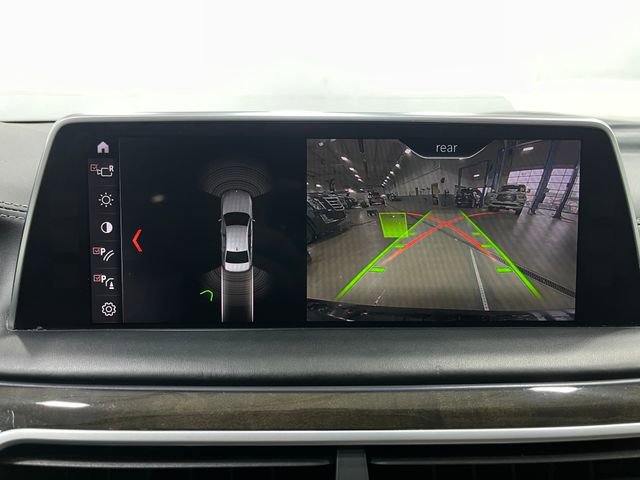 Used 2018 BMW 750i w/ Executive Package image 11