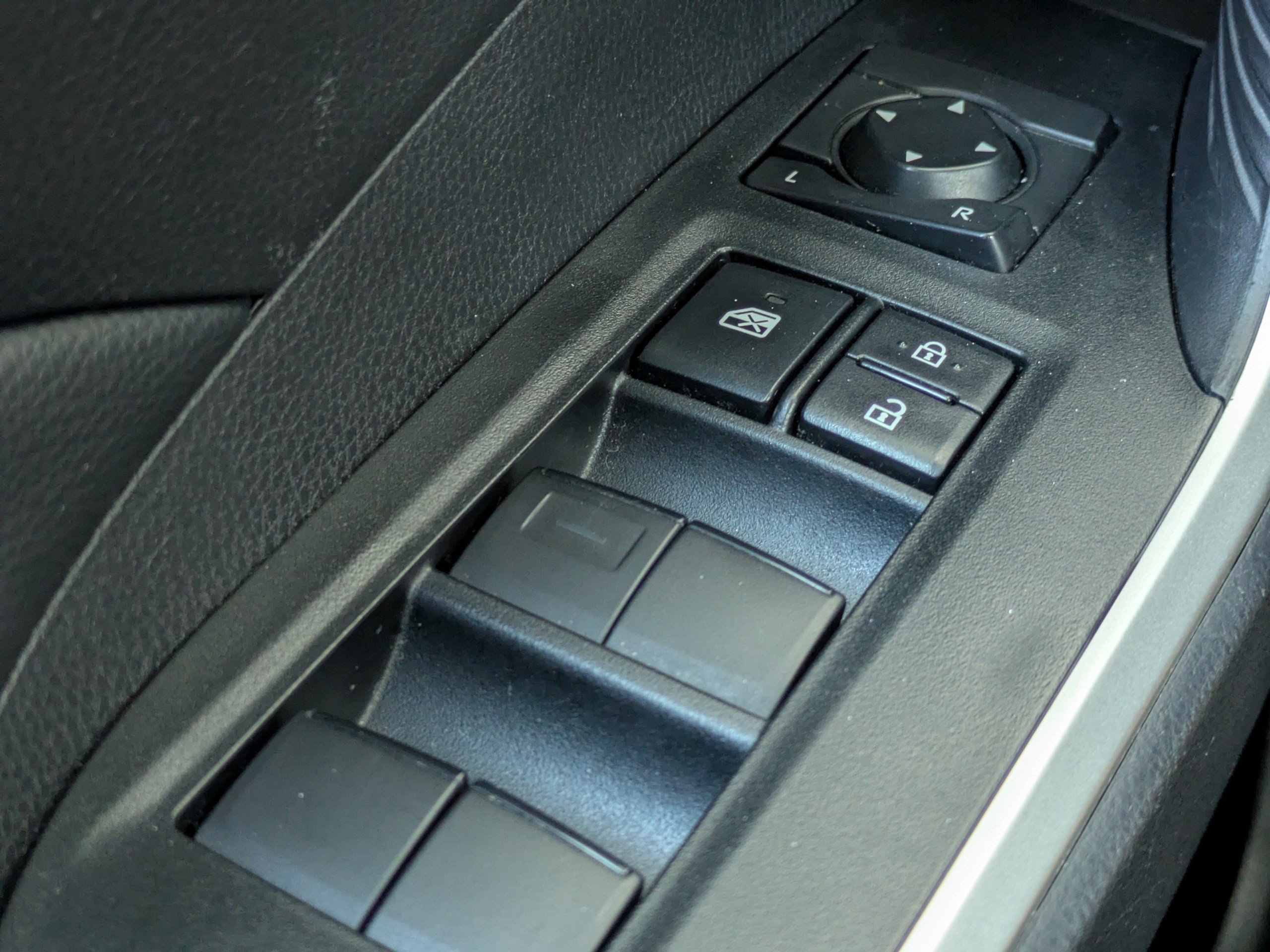 Used 2024 Toyota RAV4 LE AWD/4WD image 22