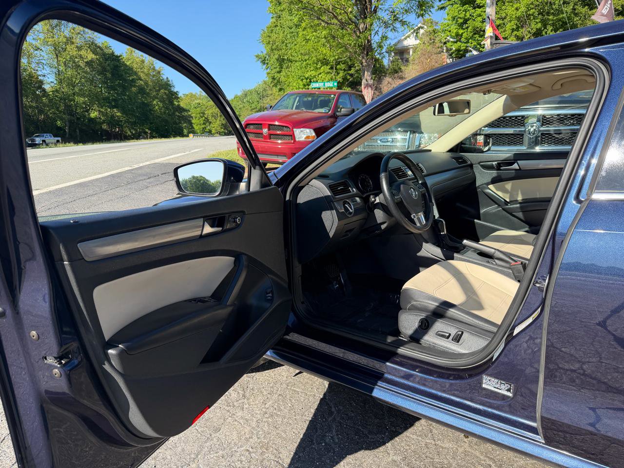 Used 2014 Volkswagen Passat TDI SE FWD image 10