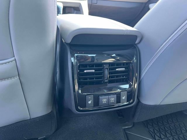 Used 2019 Toyota Avalon Limited FWD image 26