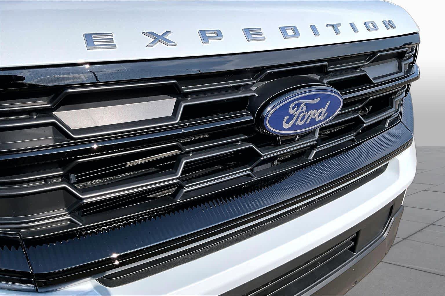 Used 2025 Ford Expedition Active RWD image 30