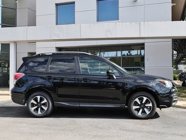 Used 2017 Subaru Forester 2.5i Premium w/ All-Weather Package AWD/4WD image 4