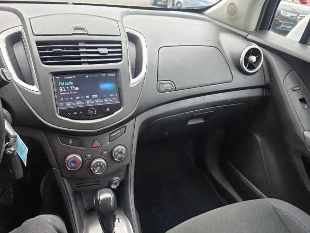 Used 2016 Chevrolet Trax LS AWD/4WD image 16