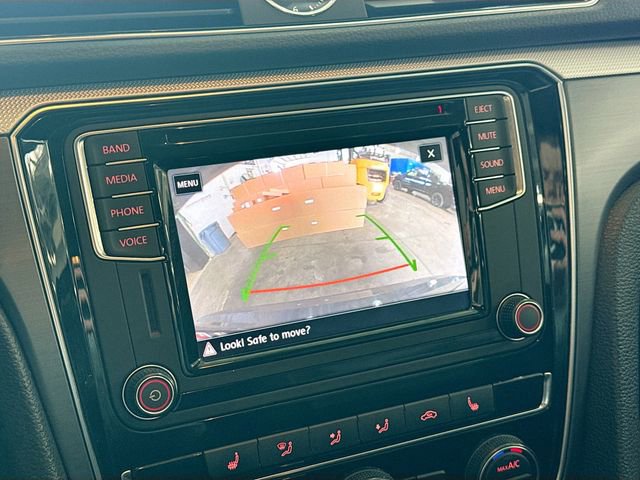 Used 2017 Volkswagen Passat 1.8T R-Line w/ R-Line Lighting Package FWD image 14