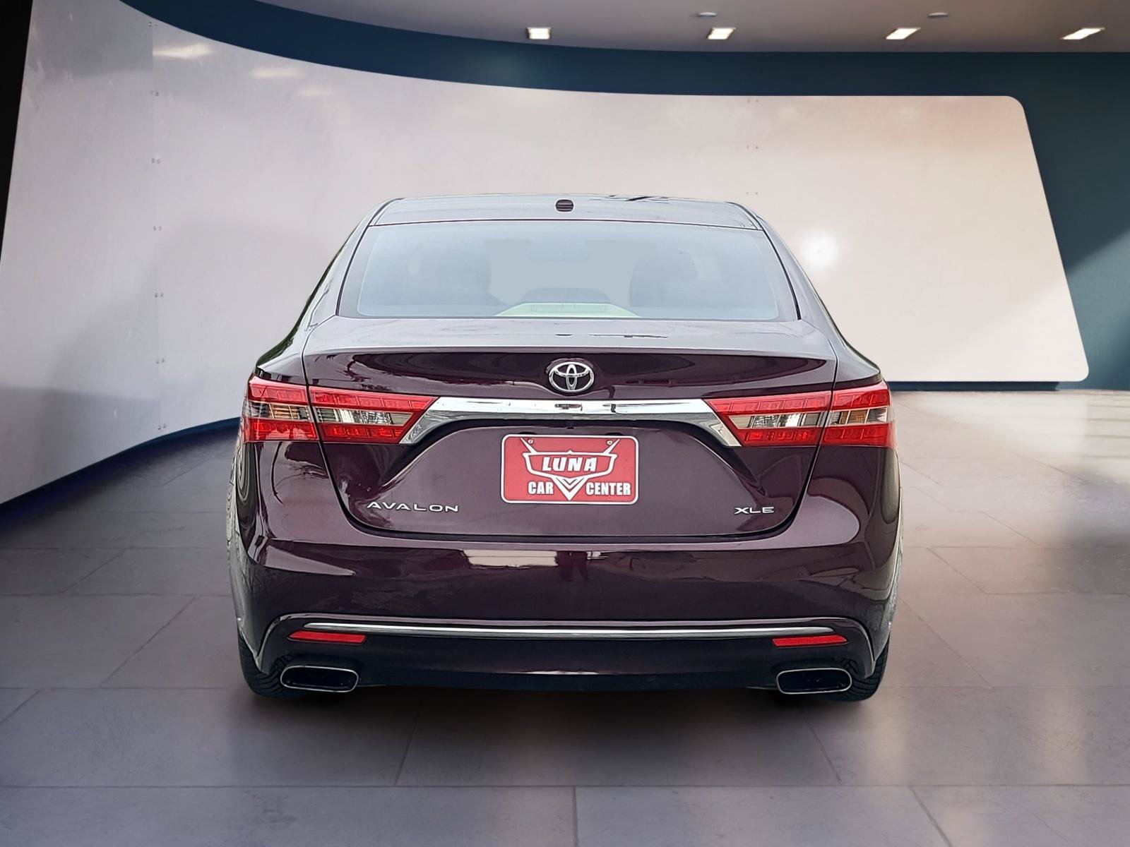 Used 2018 Toyota Avalon XLE Premium FWD image 4
