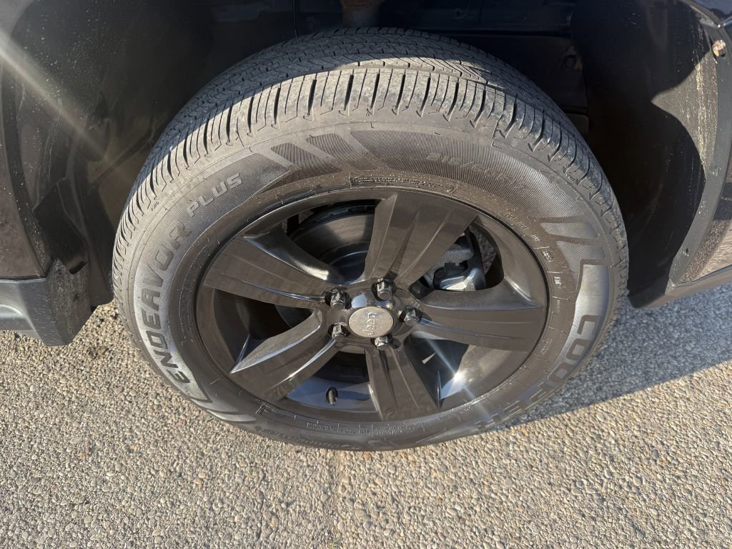 Used 2016 Jeep Compass Latitude w/ Sun/Sound Group image 20