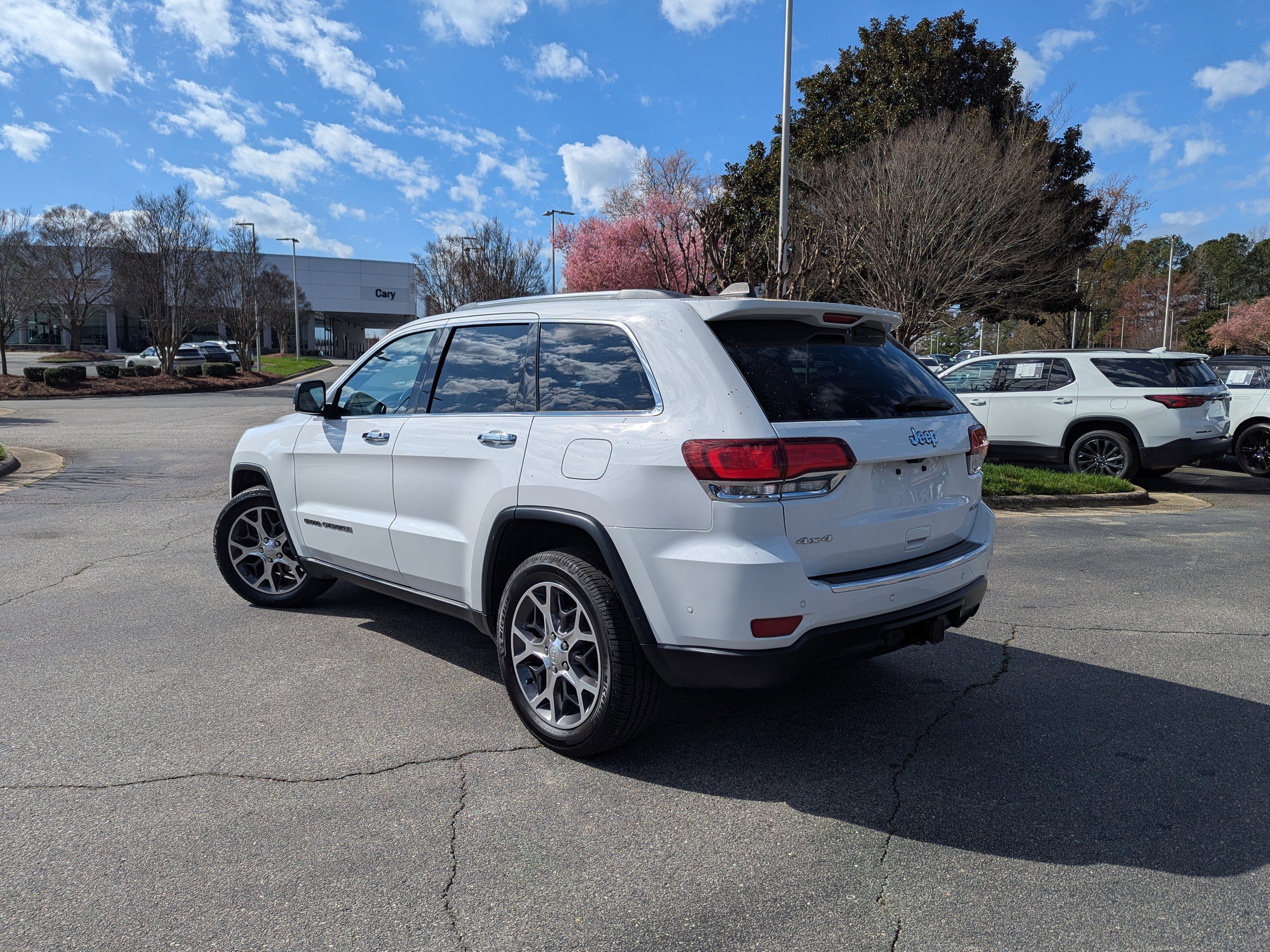 Used 2020 Jeep Grand Cherokee Limited w/ Luxury Group II image 7