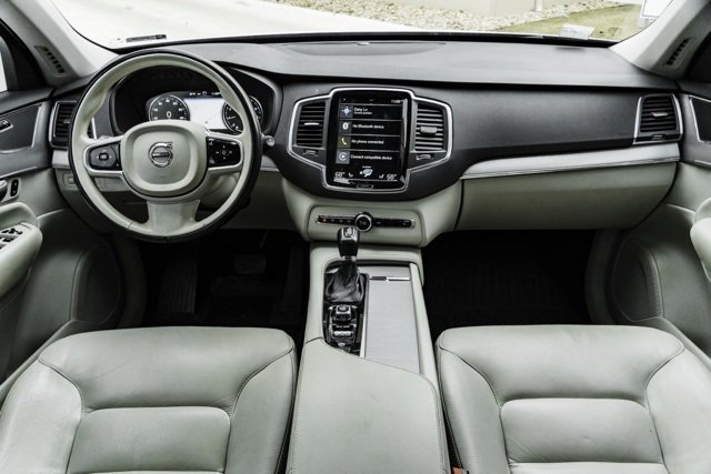 Used 2021 Volvo XC90 T5 Momentum w/ Climate Package image 22